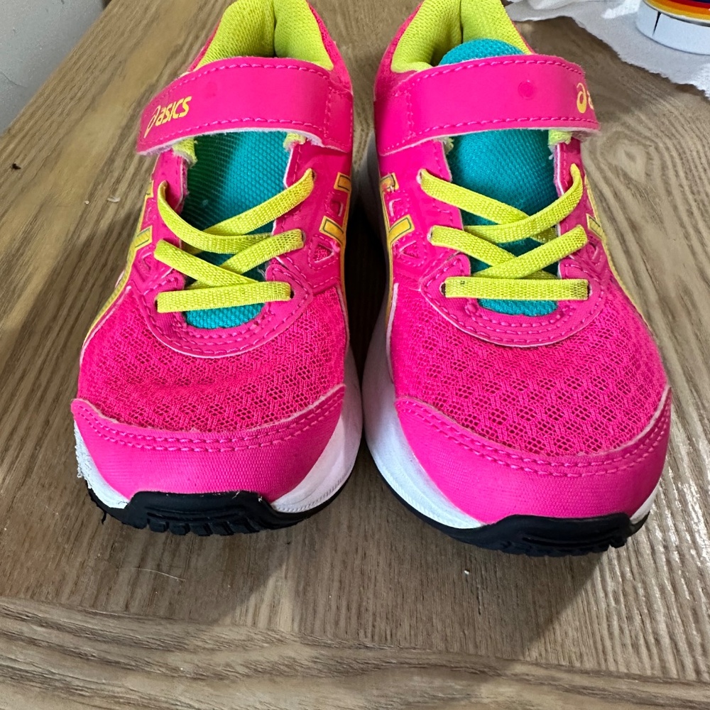 ASICS - Picture 2 of 7